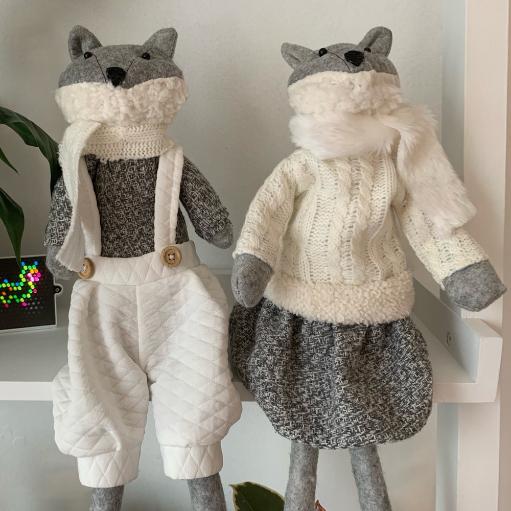 Decorative plush foxes for self ledge stuffed fox pair - Picture 6 of 9